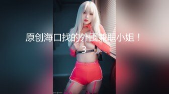 摄像头破解 居家寂寞美少妇看A片空虚自慰 衣柜里掏出私藏18cm阳具 大开美腿享受阳具抽插高潮 女人也瘾 (1)