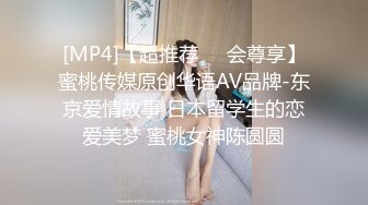 良家熟女 不不行 不可以 啊啊 你射了 射在边上 放屁 被强行各种姿势无套猛怼 操的满头大汗连内射了都不知道