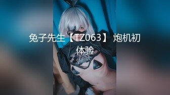 ❤️极品身材爆乳女神【果如cc】爸爸高价定制，连体黑丝户外夹道具露出，景点紫薇高潮狂喷水，满嘴淫语喘息听的热血沸腾