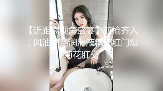 绿帽王男友分享细腰巨乳超美女友 躲在桌子底下给富二代舔肉棒小逼里